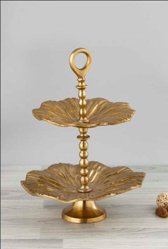<span style="margin: 0px 0px 5px 0px; font-weight: 600; color:#81655d;">Item #: AR-CS001</span><br />Cake Stand